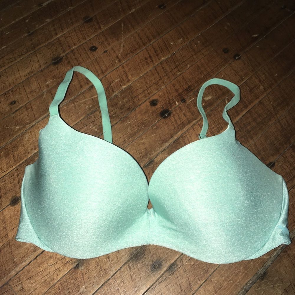 Victoria’s Secret sea foam green light lift 36C bra